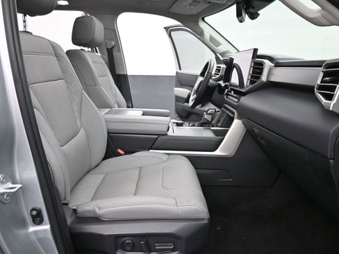 Used 2023 Toyota Sequoia Platinum image 27