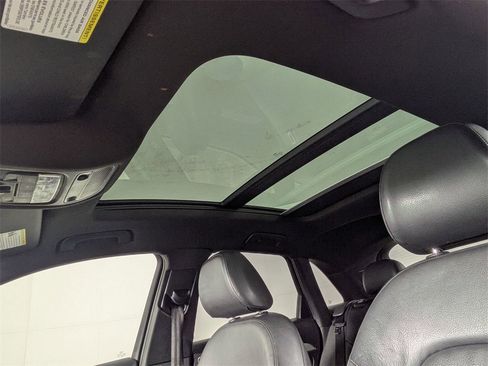 Used 2018 Audi Q3 2.0T Premium image 22