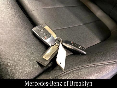 Certified 2023 Mercedes-Benz GLB 250 4MATIC image 16