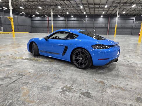 Used 2023 Porsche 718 Cayman w/ Premium Package RWD image 98