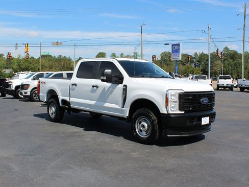 Used 2024 Ford F250 XL image 7