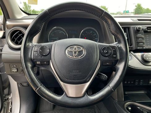 Used 2018 Toyota RAV4 XLE AWD/4WD image 13