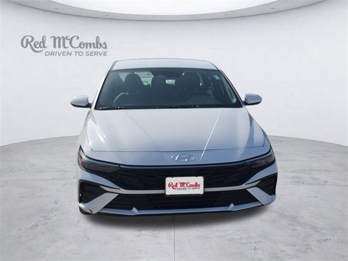 Certified 2024 Hyundai Elantra SE FWD image 11