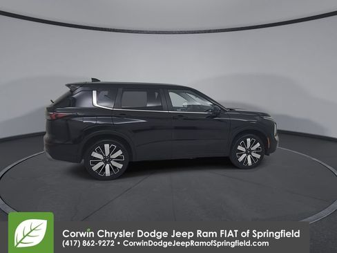 Used 2025 Mitsubishi Outlander SE FWD image 16