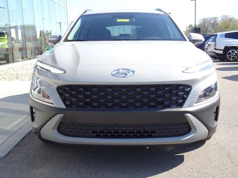 Used 2023 Hyundai Kona SEL w/ Convenience Package FWD image 7