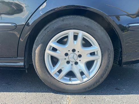 Used 2007 Mercedes-Benz E 320 BlueTEC Sedan image 3