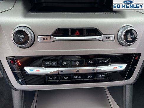 Used 2022 Ford Explorer XLT w/ Equipment Group 202A image 14