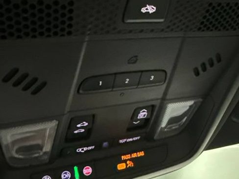 Used 2024 Cadillac XT6 Sport w/ Technology Package AWD/4WD image 20