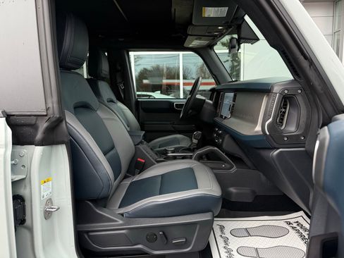 Used 2024 Ford Bronco Outer Banks image 23