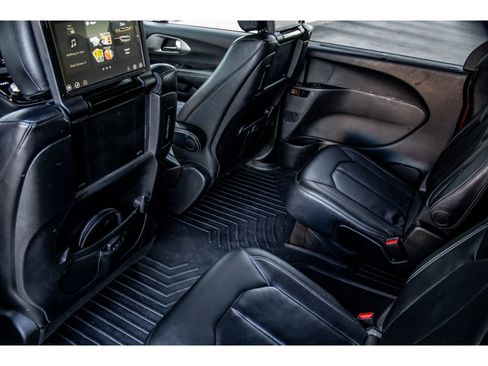 Used 2020 Chrysler Pacifica Touring-L w/ Advanced Safetytec Group image 22