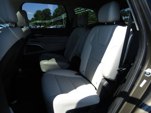 Used 2021 Kia Telluride S AWD/4WD image 19
