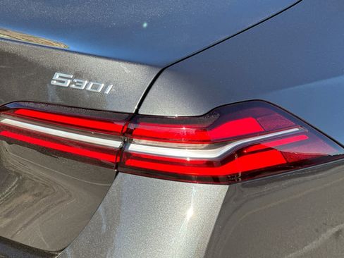 Used 2025 BMW 530i w/ M Sport Package image 31