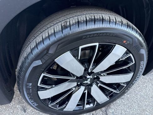 New 2026 Mitsubishi Outlander SE image 13