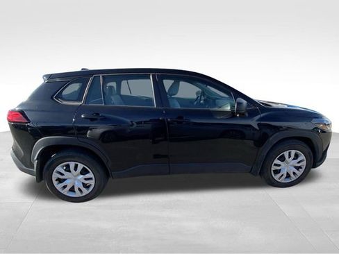 Used 2022 Toyota Corolla Cross L image 11