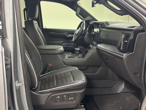 Used 2024 GMC Sierra 1500 AT4X image 28