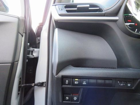 Certified 2023 Toyota Sienna XSE image 38