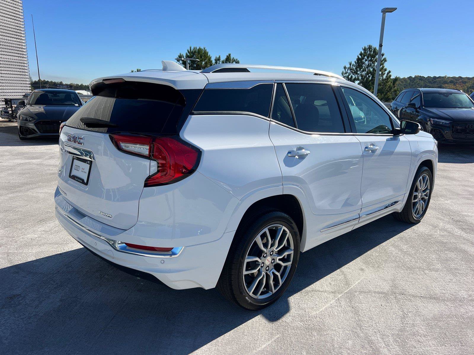 Used 2024 GMC Terrain Denali AWD/4WD image 5