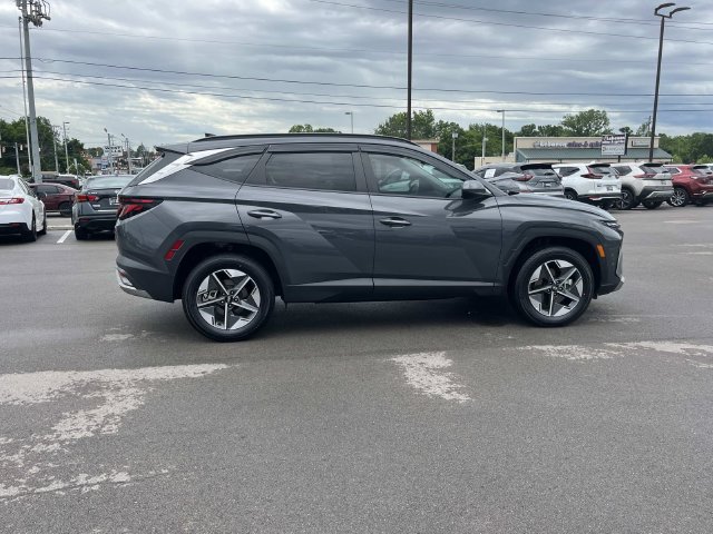 Certified 2025 Hyundai Tucson SEL AWD/4WD image 4