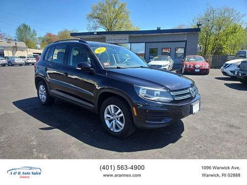 Used 2017 Volkswagen Tiguan S image 1
