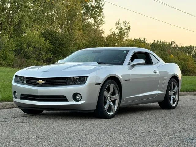 Used 2010 Chevrolet Camaro LT w/ RS Package RWD image 5