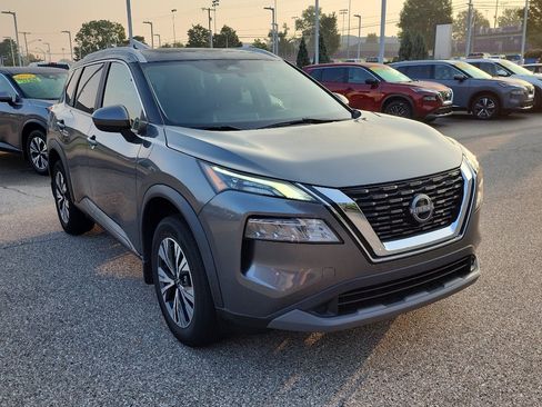 Used 2023 Nissan Rogue SV w/ SV Premium B Package AWD/4WD image 9