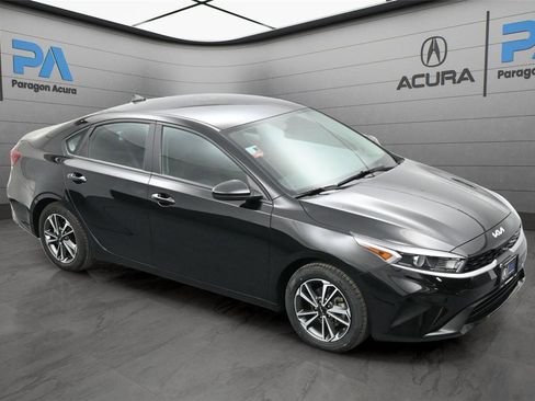 Used 2023 Kia Forte LXS image 28