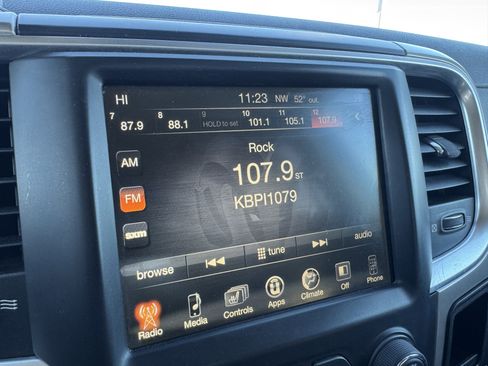 Used 2017 RAM 1500 Classic SLT w/ Luxury Group image 24