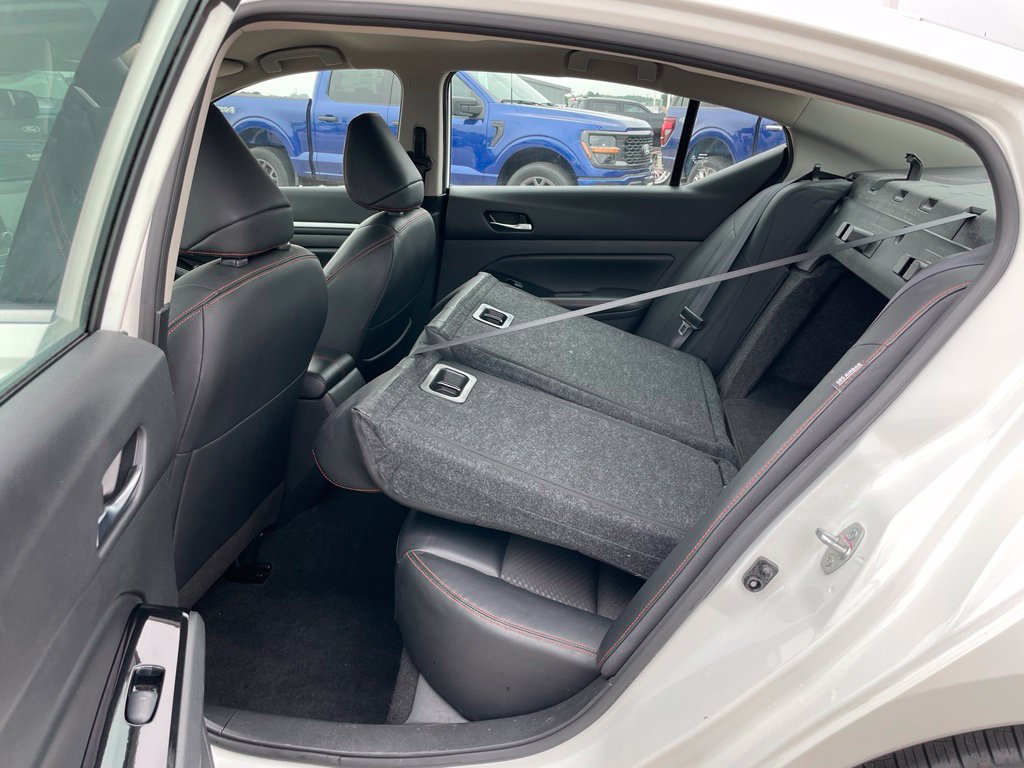 Used 2024 Nissan Altima 2.5 SR FWD image 39