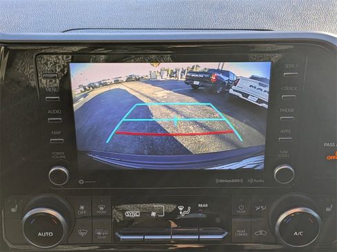 Used 2022 Toyota Highlander XLE image 31