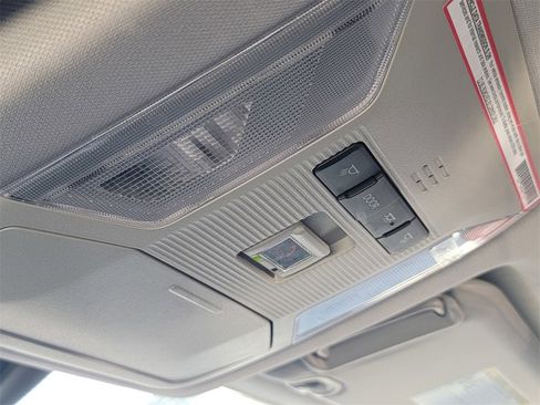 Used 2023 Toyota RAV4 XLE image 38