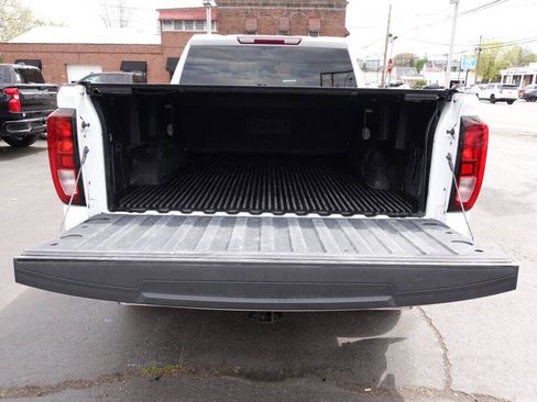 Used 2023 GMC Sierra 1500 SLE w/ X31 Off-Road Package AWD/4WD image 27