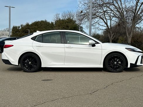 Certified 2025 Toyota Camry SE image 3