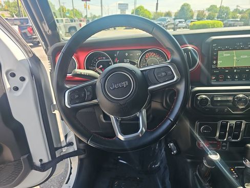 Used 2022 Jeep Wrangler Unlimited Rubicon AWD/4WD image 15