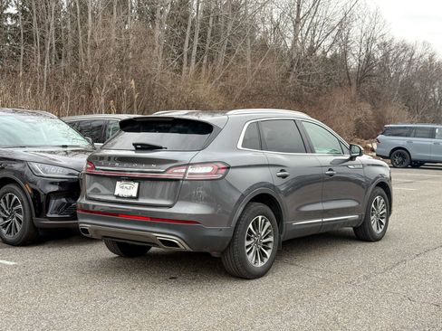 Used 2022 Lincoln Nautilus Reserve image 6