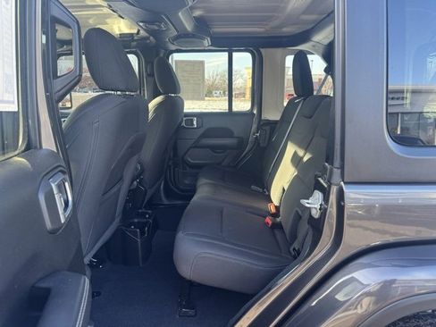 Used 2022 Jeep Wrangler Unlimited Sahara w/ Cold Weather Group image 11