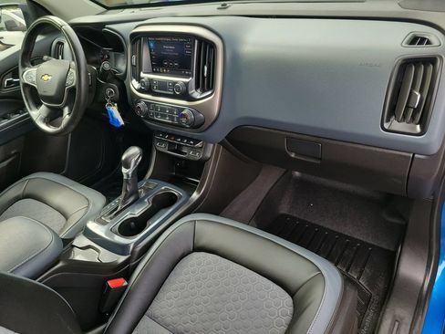 Used 2022 Chevrolet Colorado Z71 AWD/4WD image 37