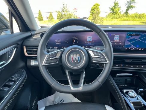 Used 2025 Buick Envision Sport Touring AWD/4WD image 18