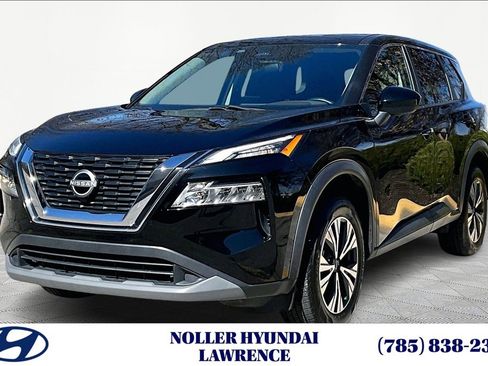 Used 2023 Nissan Rogue SV image 1