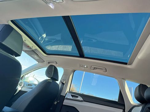 New 2026 Volkswagen Taos SEL image 31