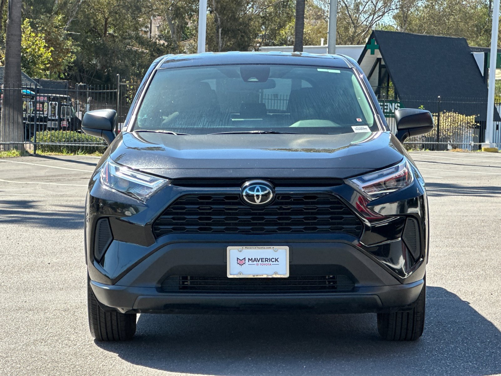 Used 2025 Toyota RAV4 LE AWD/4WD image 7