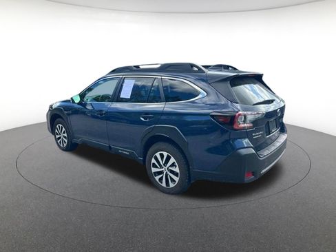 Used 2025 Subaru Outback Premium AWD/4WD image 9