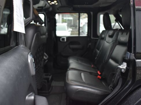 Used 2019 Jeep Wrangler Unlimited Rubicon w/ Cold Weather Group AWD/4WD image 20