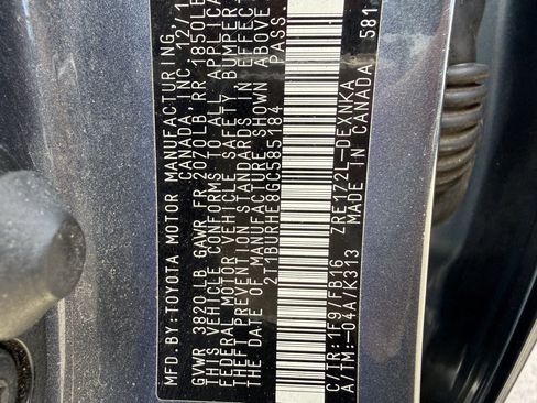 Used 2016 Toyota Corolla LE image 32