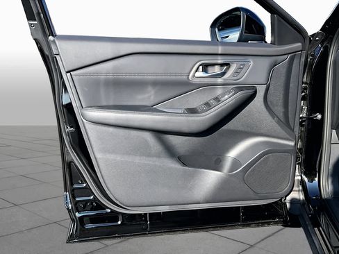 New 2026 Nissan Rogue Platinum w/ Platinum Premium Package AWD/4WD image 10