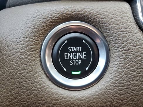 Used 2023 GMC Canyon Denali w/ Denali Black Edition image 33