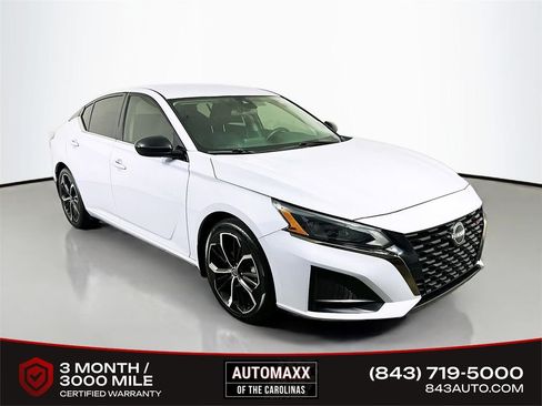 Used 2023 Nissan Altima 2.5 SR FWD image 1