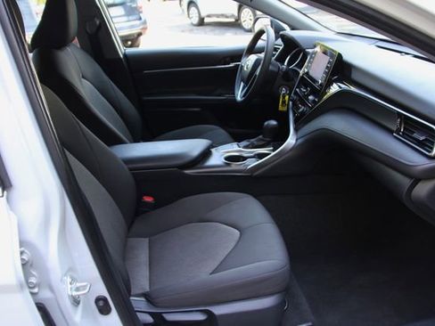 Used 2024 Toyota Camry LE image 31