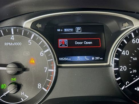 Used 2018 Nissan Pathfinder SL w/ Midnight Edition Package image 13