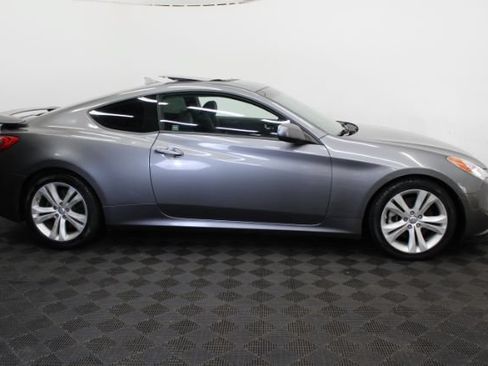 Used 2011 Hyundai Genesis 2.0T RWD image 5