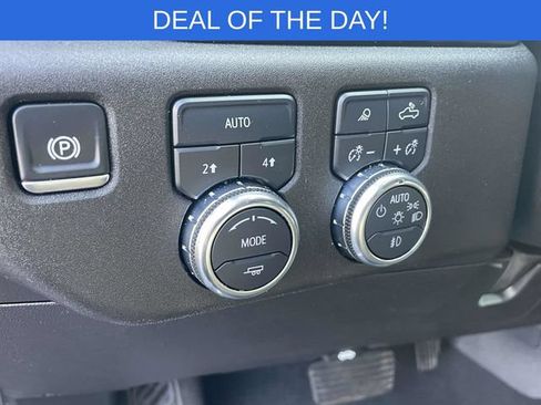 Used 2025 GMC Sierra 1500 SLT AWD/4WD image 18